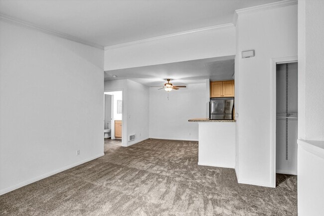Building Photo - Cozy 1 Bed, 1 Bath Condo in Mira Mesa w/ Off-Street Parking!
