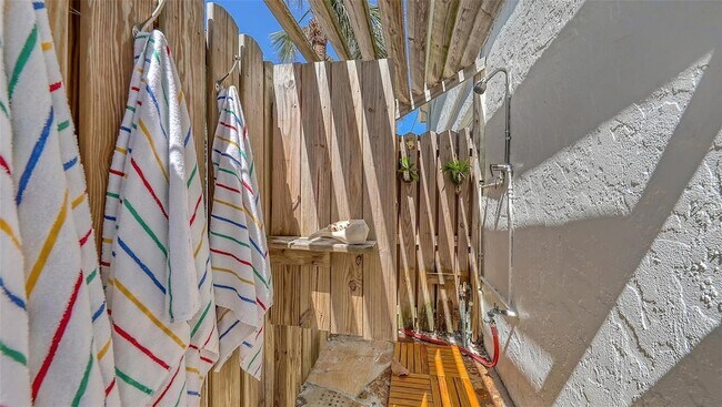 Building Photo - 3604 Casey Key Rd