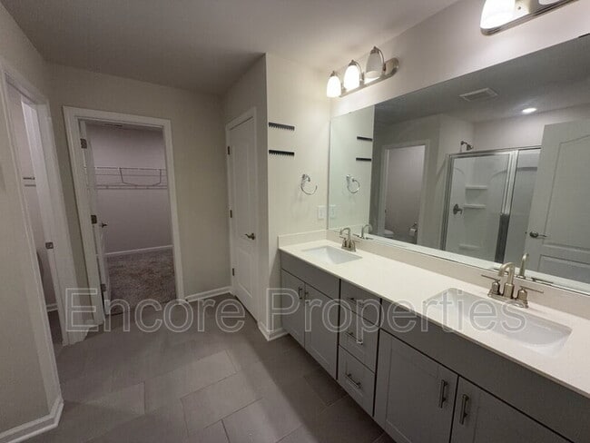 Building Photo - 304 Joneshaven Dr