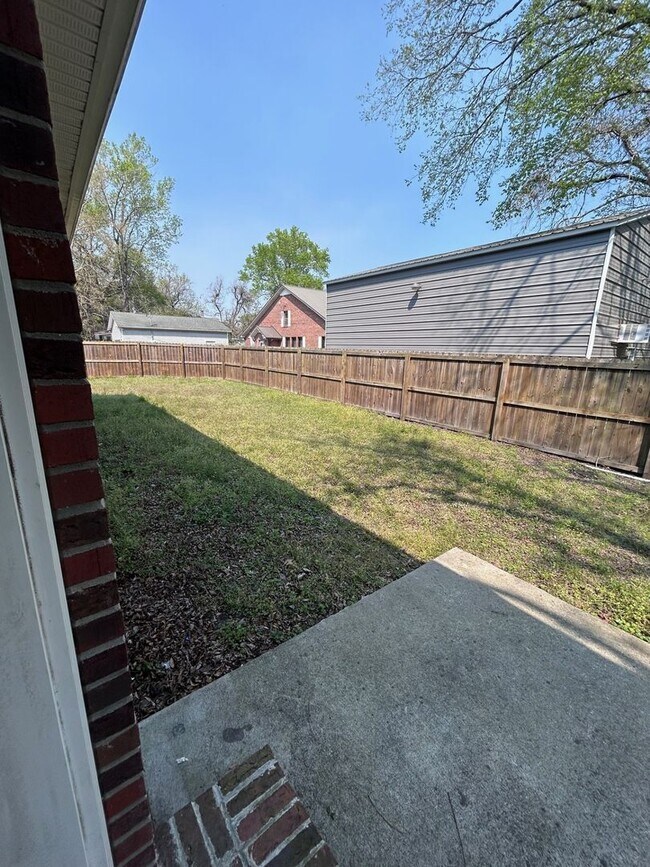 Building Photo - Beautiful 3bed, 2bath Home in Park Circle