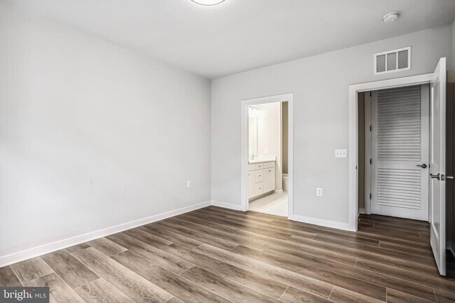 Building Photo - 1675 Bandit Loop
