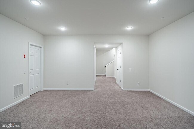 Building Photo - 720 Sun Valley Ct