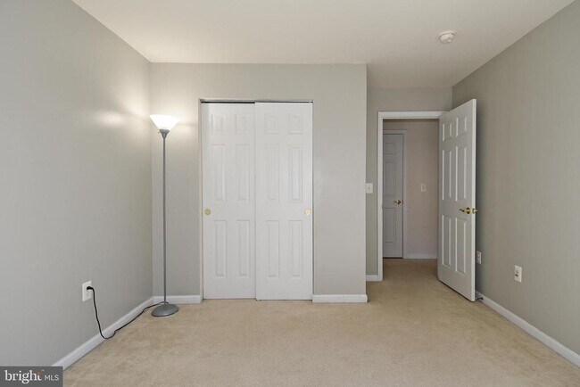 Building Photo - 2401 Rainswood Ln