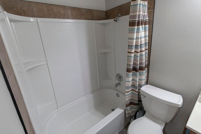 Building Photo - 204 Wheaton Ct