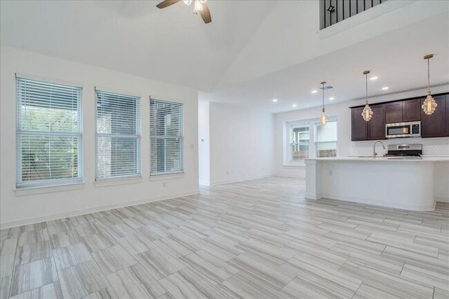 Building Photo - 8008 Prairie Rye Dr