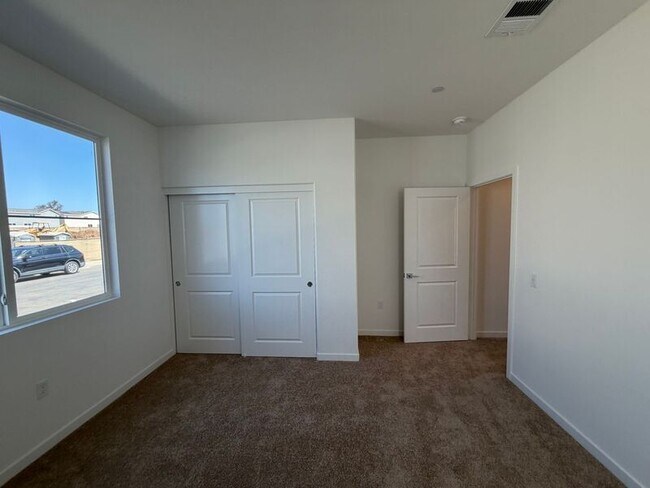 Building Photo - 36549 Altisima Dr