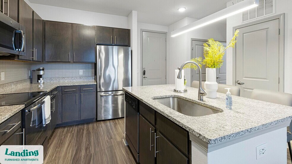 Building Photo - 2800 NE Green Oaks Blvd