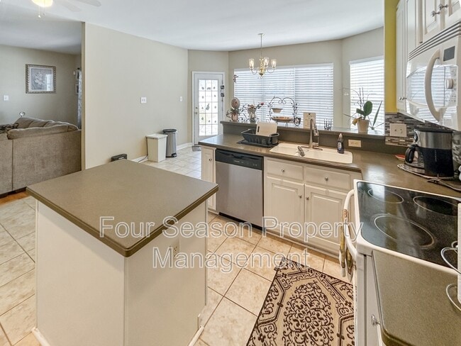 Building Photo - 14020 Seneca Ridge Dr