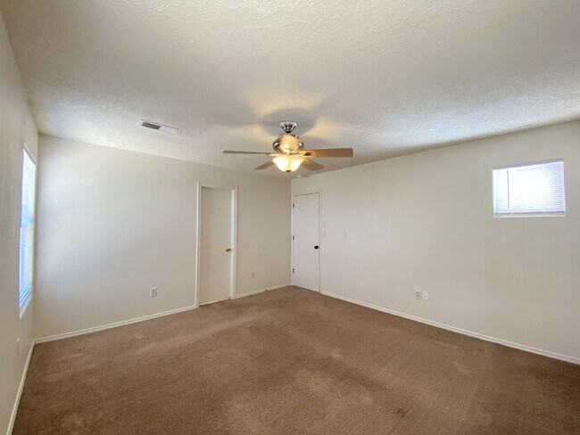 Building Photo - 2 STORY SW STYLE HOME W/LOFT