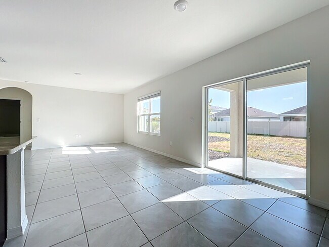 Building Photo - 12744 Lateral Root Dr