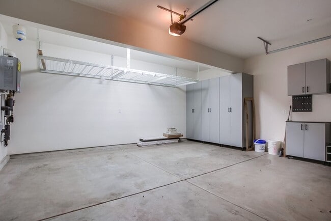 Building Photo - 5 Bedroom Home in Rancho Tesoro!
