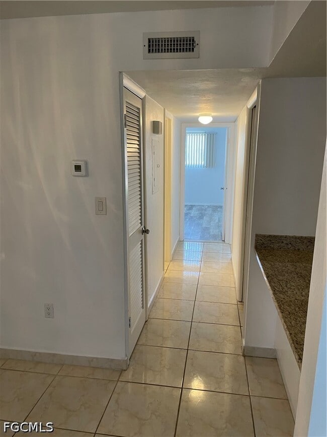 Building Photo - 4906 Victoria Dr