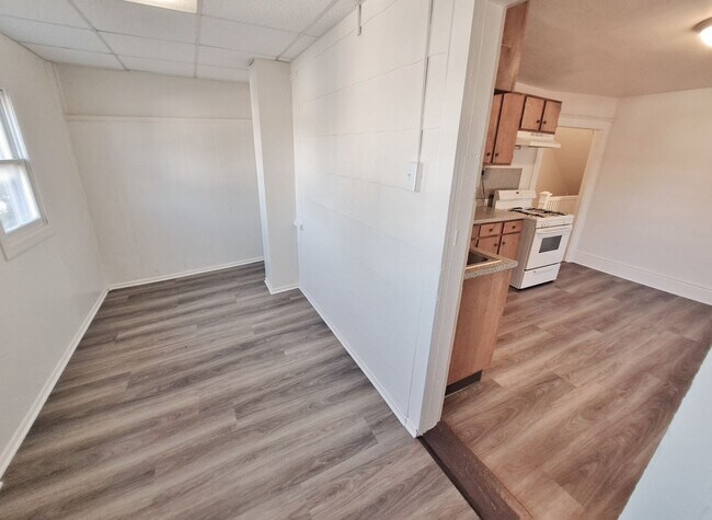 Building Photo - 118 S Franklin St