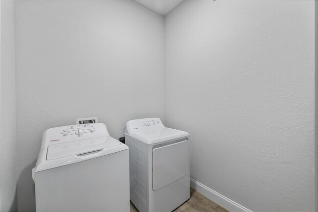 Building Photo - 623 Franklin