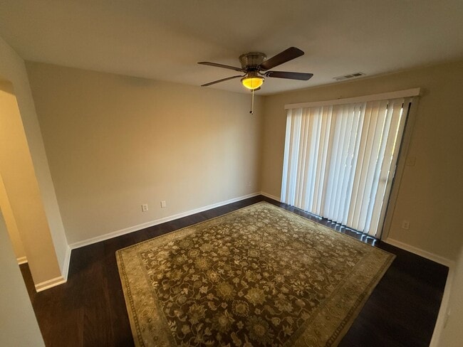 Building Photo - Beautiful Condo minutes from Uptown Charlotte