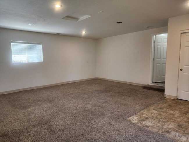 Building Photo - Cute 3 bedroom, 2.5 bath two story home wi...