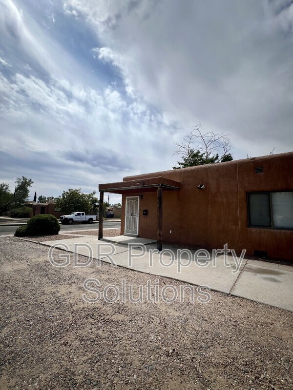 Building Photo - 3529 Ross Ave SE