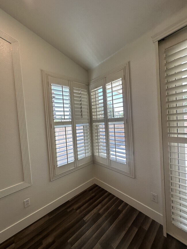 Building Photo - 8317 San Ramon Dr