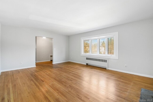 Building Photo - 846 Hartsdale Rd