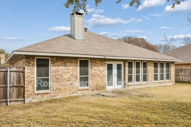 Building Photo - 3740 Racquet Ct