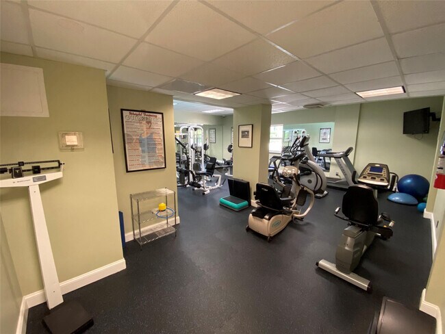 Building Photo - 3000 E Sunrise Blvd