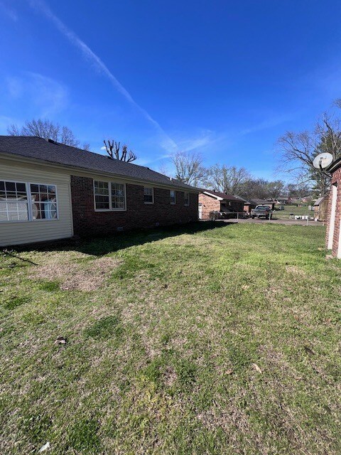 Building Photo - 832 Craig St