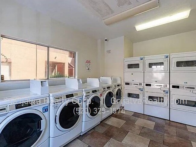 Building Photo - Beautiful 2 Bedroom, 2 Bath Condo for Rent...