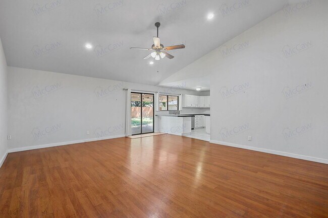 Building Photo - 3905 Windflower Ln
