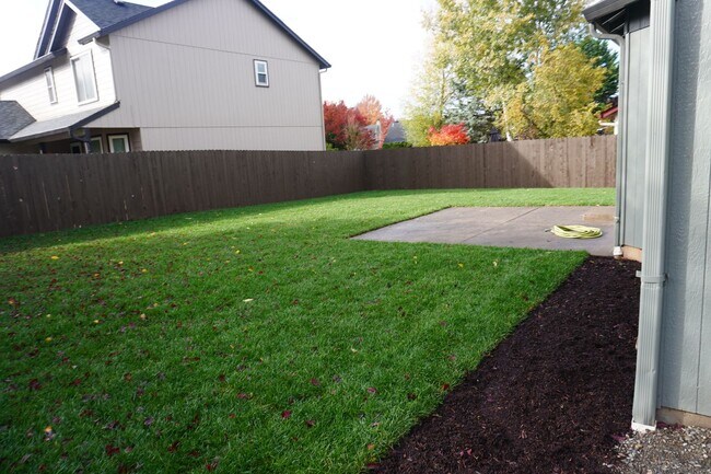 Building Photo - 16409 NE 31st St