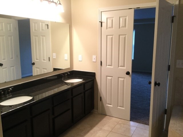 Building Photo - 8333 Parori Ln