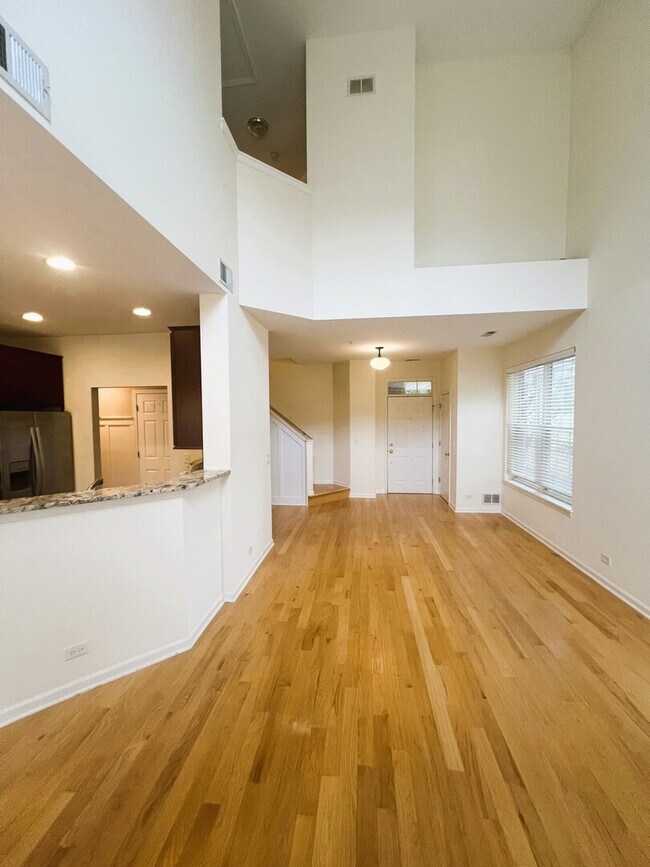 Building Photo - 1029 Enfield Dr