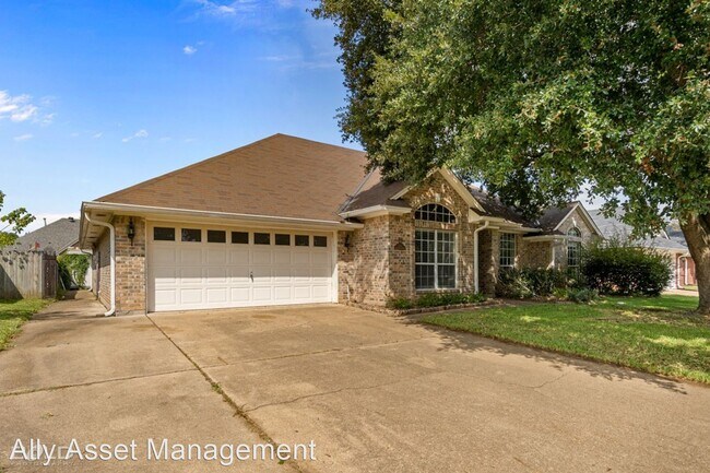 Building Photo - 4 br, 2 bath House - 5917 Clearview Circle
