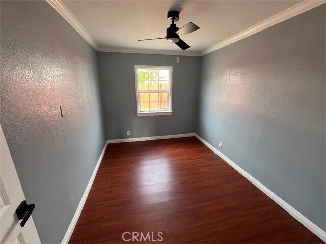 Building Photo - 2144 E Poppy St