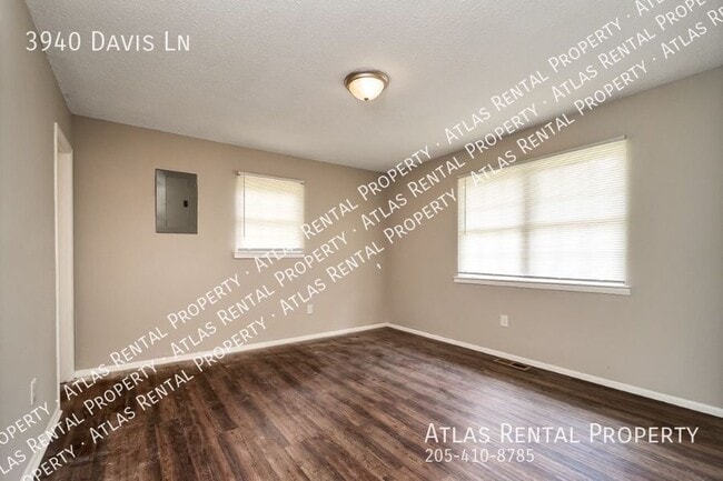 Building Photo - 3940 Davis Ln