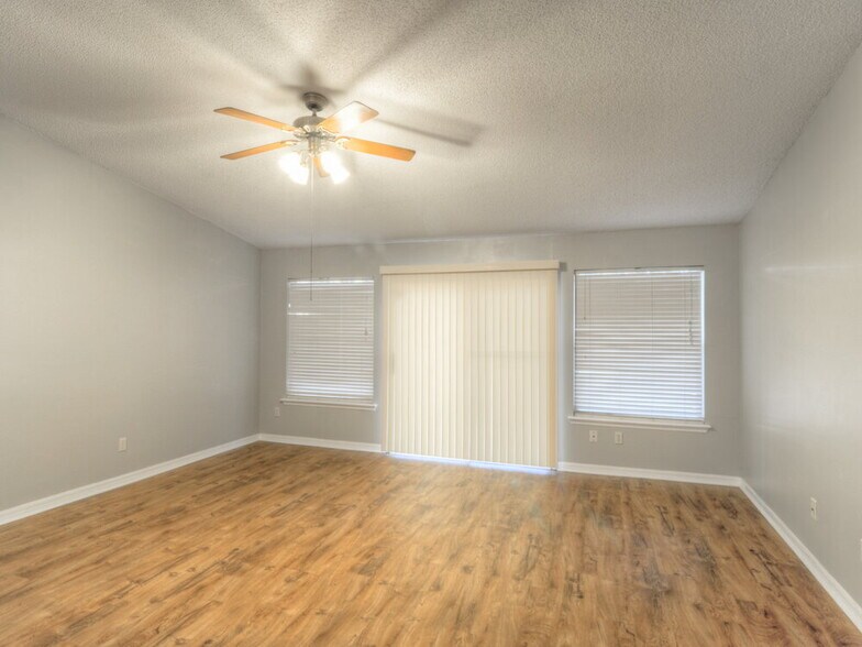 Building Photo - 313 Johns Glen Dr