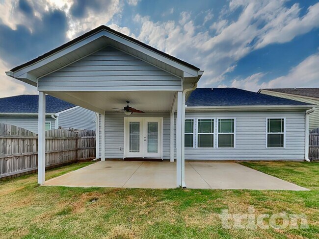 Building Photo - 321 Trail Crossing Ln