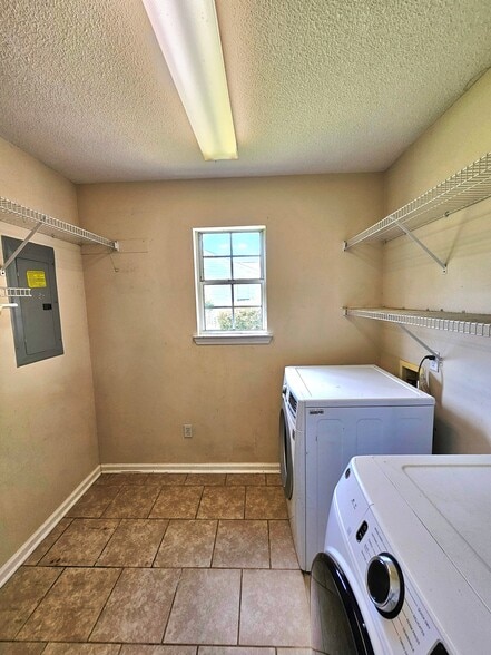 Building Photo - 206 Paulk Rd