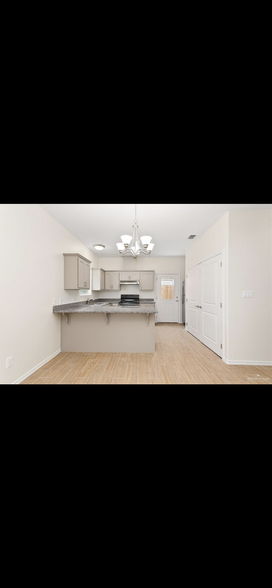 Building Photo - 3813 Hawthorne Ave