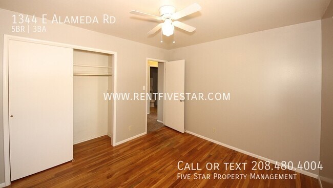 Building Photo - 1344 E Alameda Rd