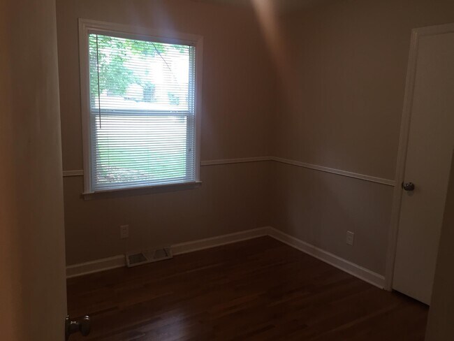 Building Photo - 5433 Dolphin Ln