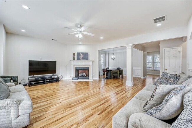 Building Photo - 2934 Wintercrest Dr