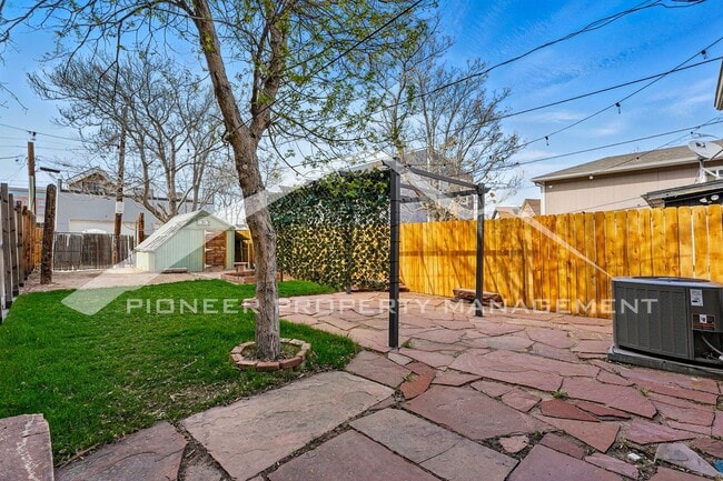 Building Photo - 3415 Arapahoe St