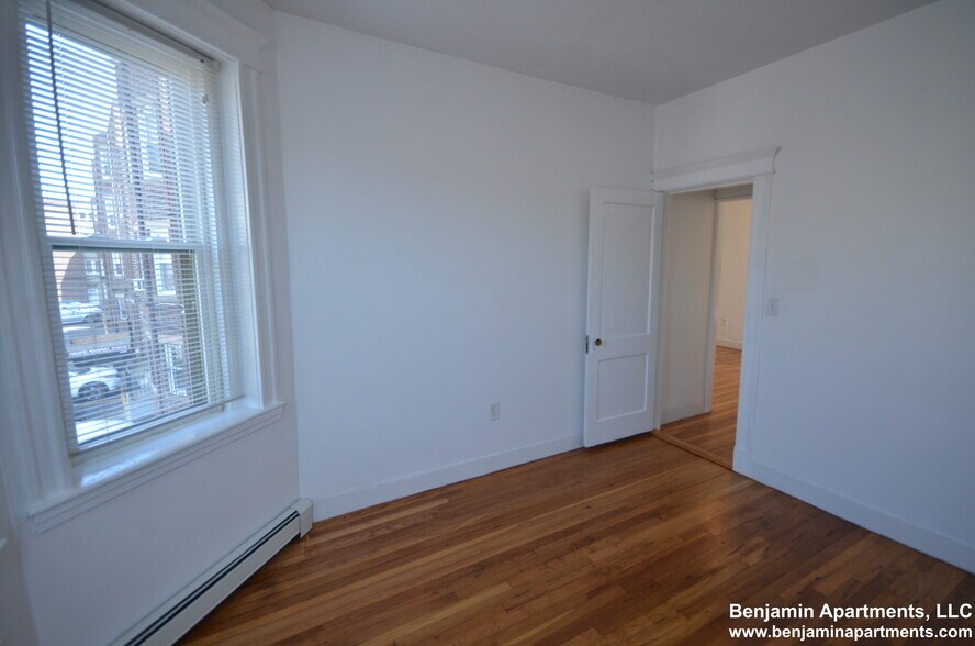 Building Photo - 1641 Commonwealth Ave