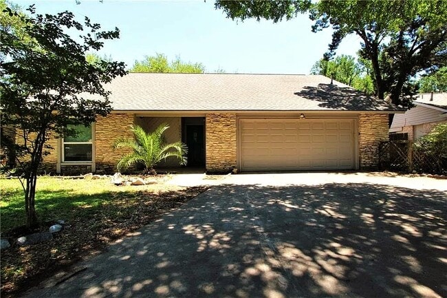 Building Photo - Woodland Village A