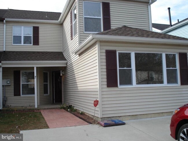 Primary Photo - 7 Galaxy Ct