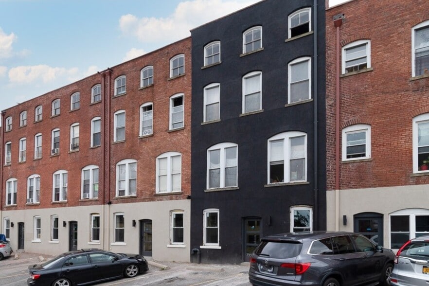Primary Photo - The 211 Luxury Lofts