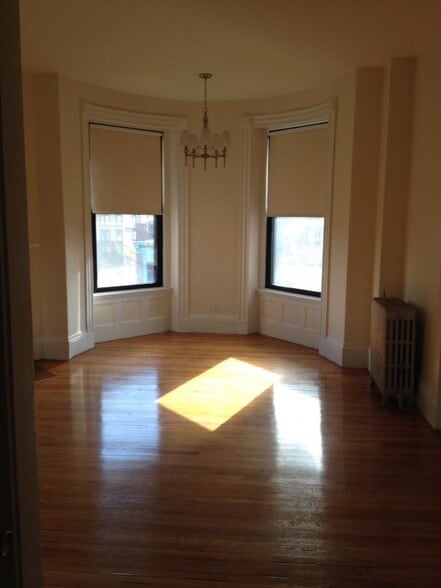 Building Photo - 520 Beacon St