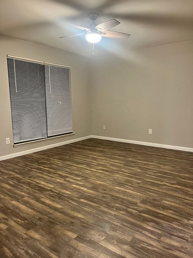 Building Photo - 810 Jacobs Ln