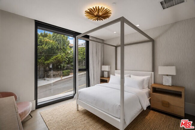 Building Photo - 8420 Sunset Blvd