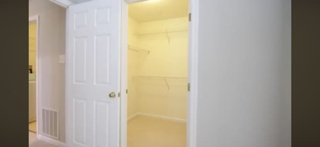 Building Photo - 2 Bedroom 2 Bathroom Condo